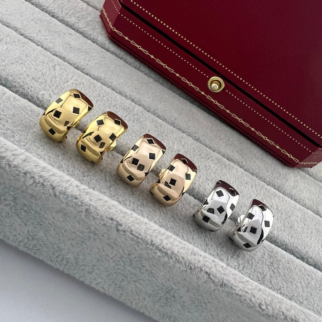 ¡®Eternal Jewelry¡¯ Dice Stud Earrings