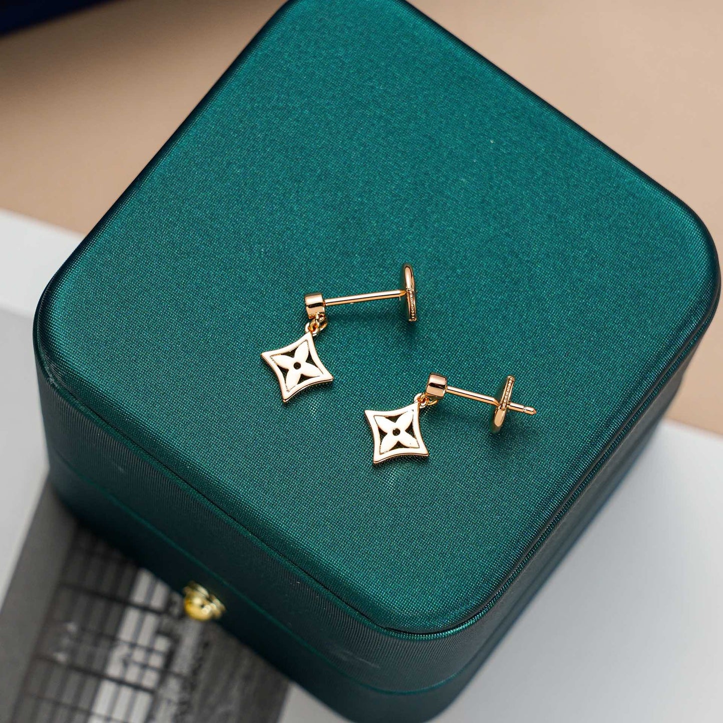 [Eternal Jewelry]STAR EARRINGS GOLD
