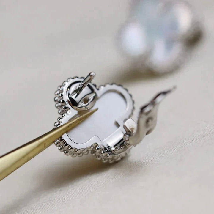 [Eternal Jewelry]CLOVER MEDIUM 1 MOTIFS  WHITE MOP EARRINGS SILVER