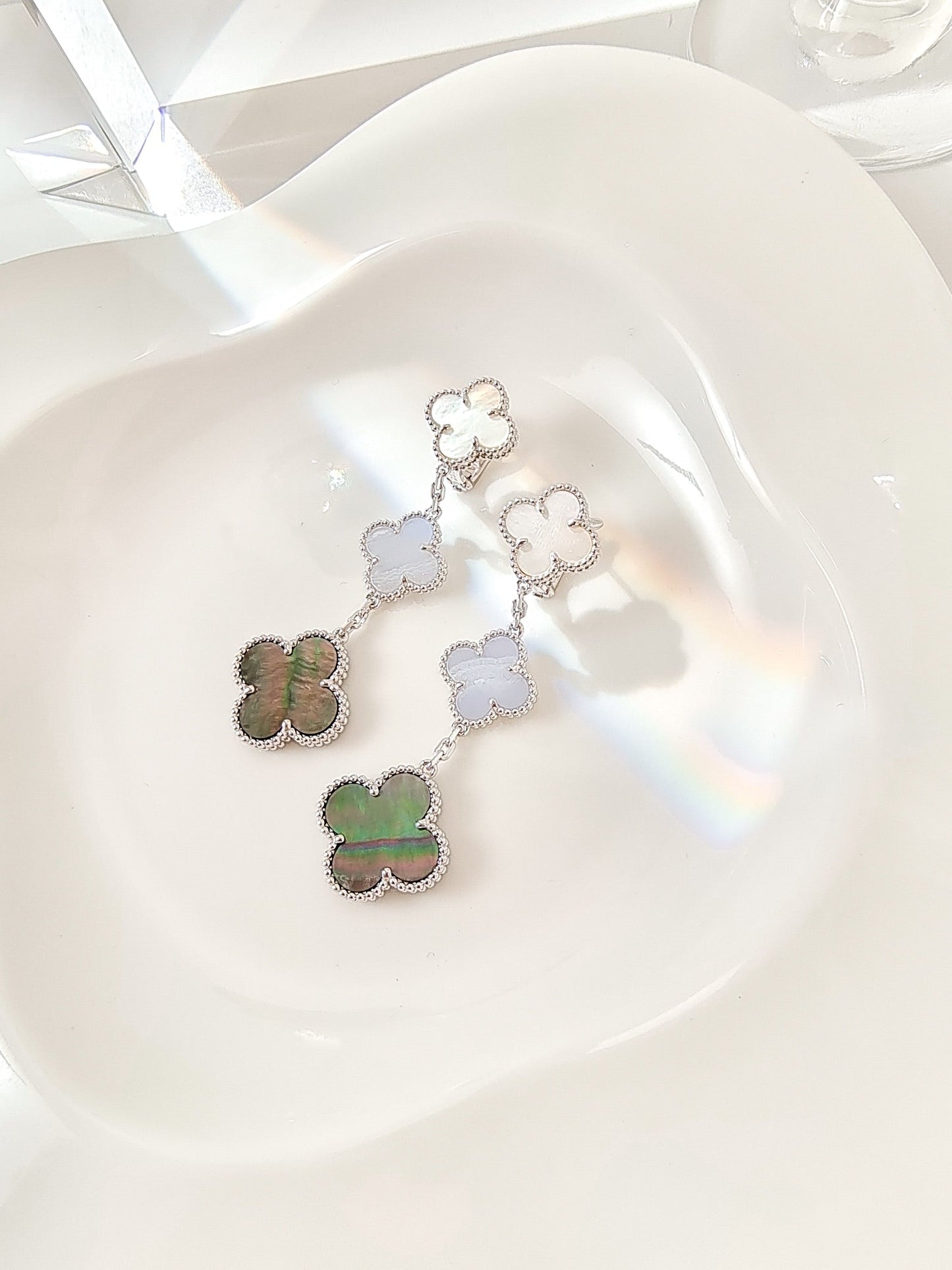 [Eternal Jewelry]CLOVER 3 MOTIFS CHALCEDONY DARK MOP SILVER EARRINGS