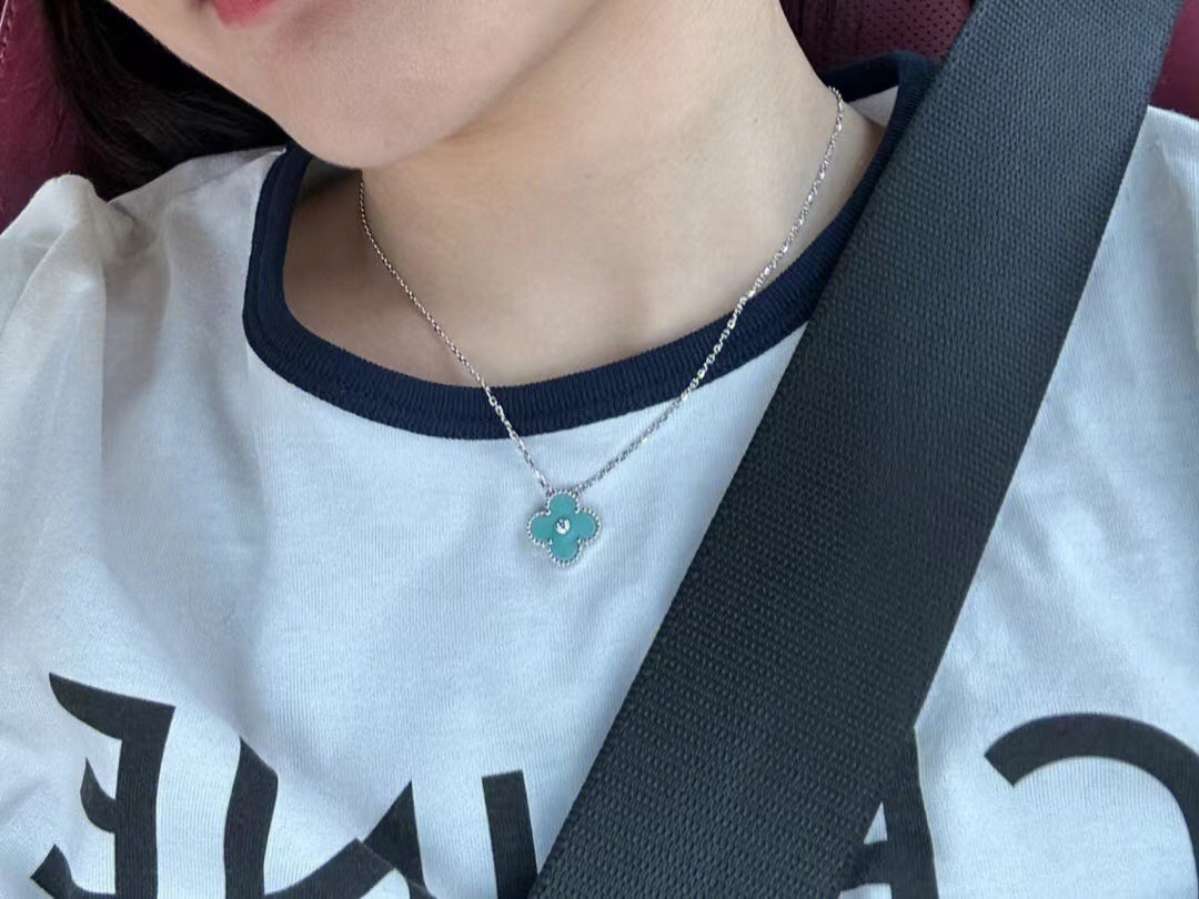 [Eternal Jewelry]CLOVER 1 DIAMOND LIGHT BLUE SILVER NECKLACE