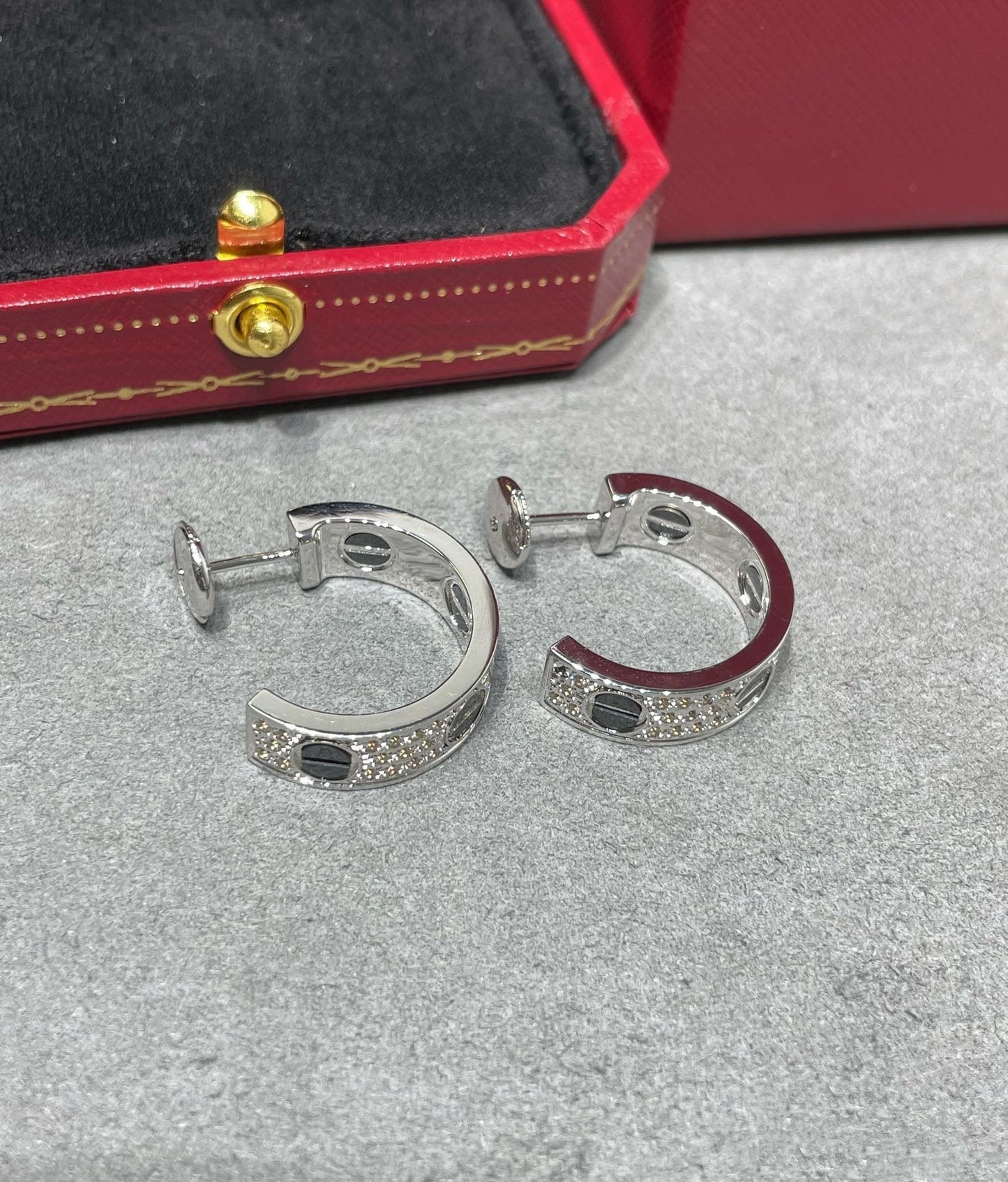 [Eternal Jewelry]LOVE CERAMIC DIAMOND PAVED SILVER EARRINGS