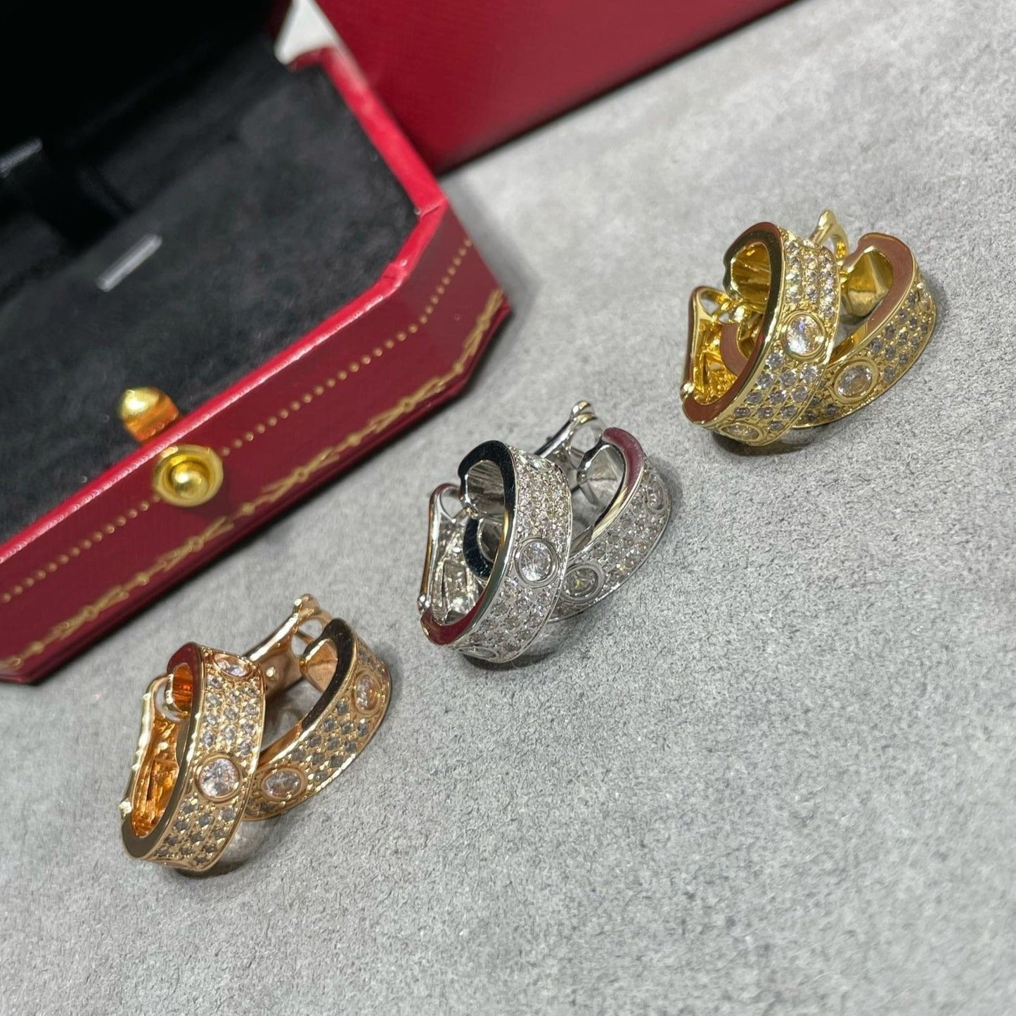 [Eternal Jewelry]LOVE 5.5MM DIAMOND PAVED EARRINGS
