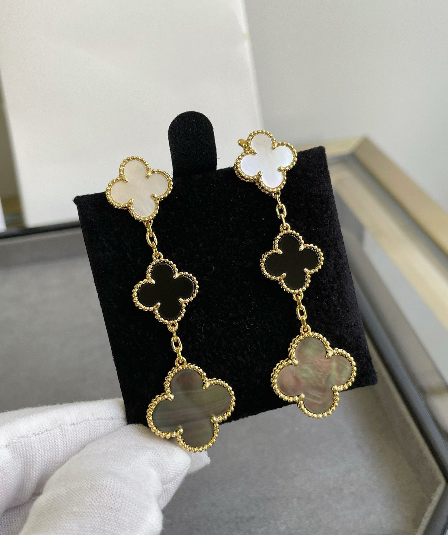 [Eternal Jewelry]CLOVER 3 MOTIF MOP ONYX DARK MOP PINK GOLD EARRINGS