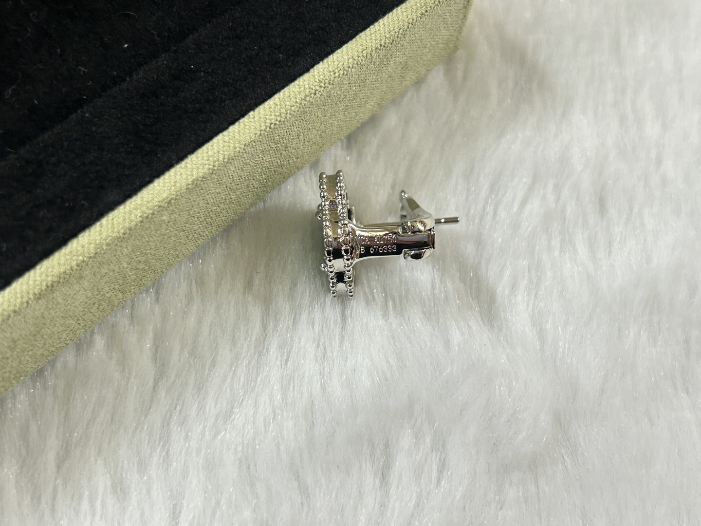 [Eternal Jewelry]CLOVER PIETERSITE MEDIUM STUD EARRINGS