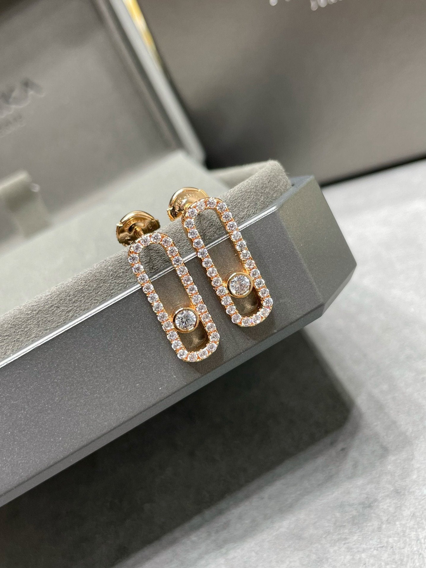 [Eternal jewelry]MOVE UNO STUD DIAMOND PAVED EARRINGS