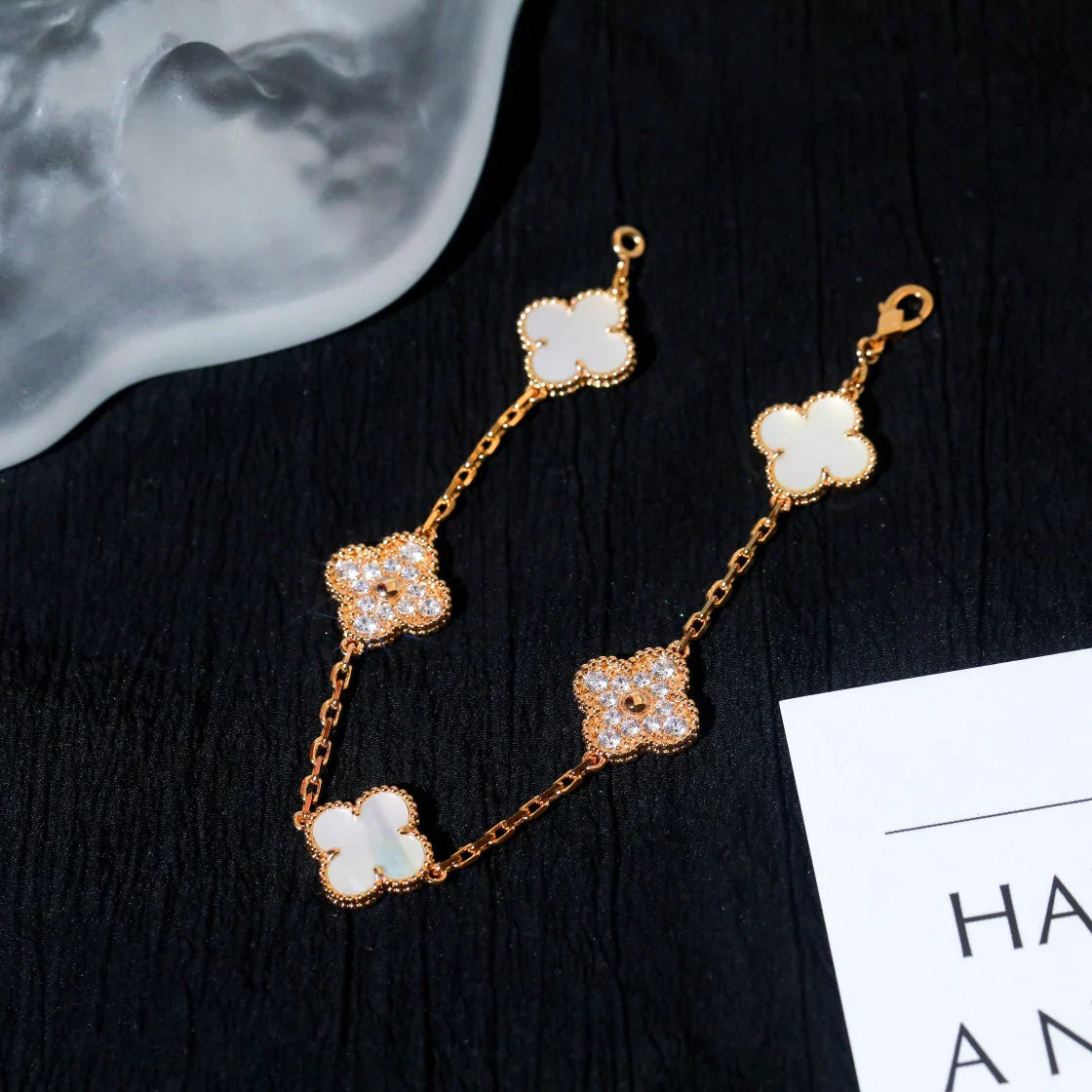 [Eternal Jewelry]CLOVER WHITE PEARL MOP 5 MOTIF BRACELET COLLECTION