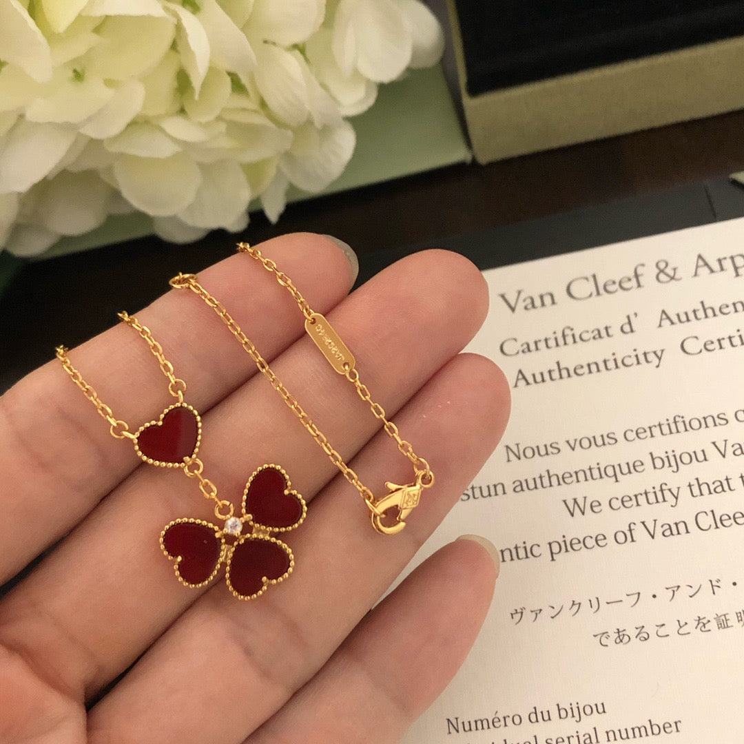 [Eternal jewelry] Gold-tone Red Heart Pendant