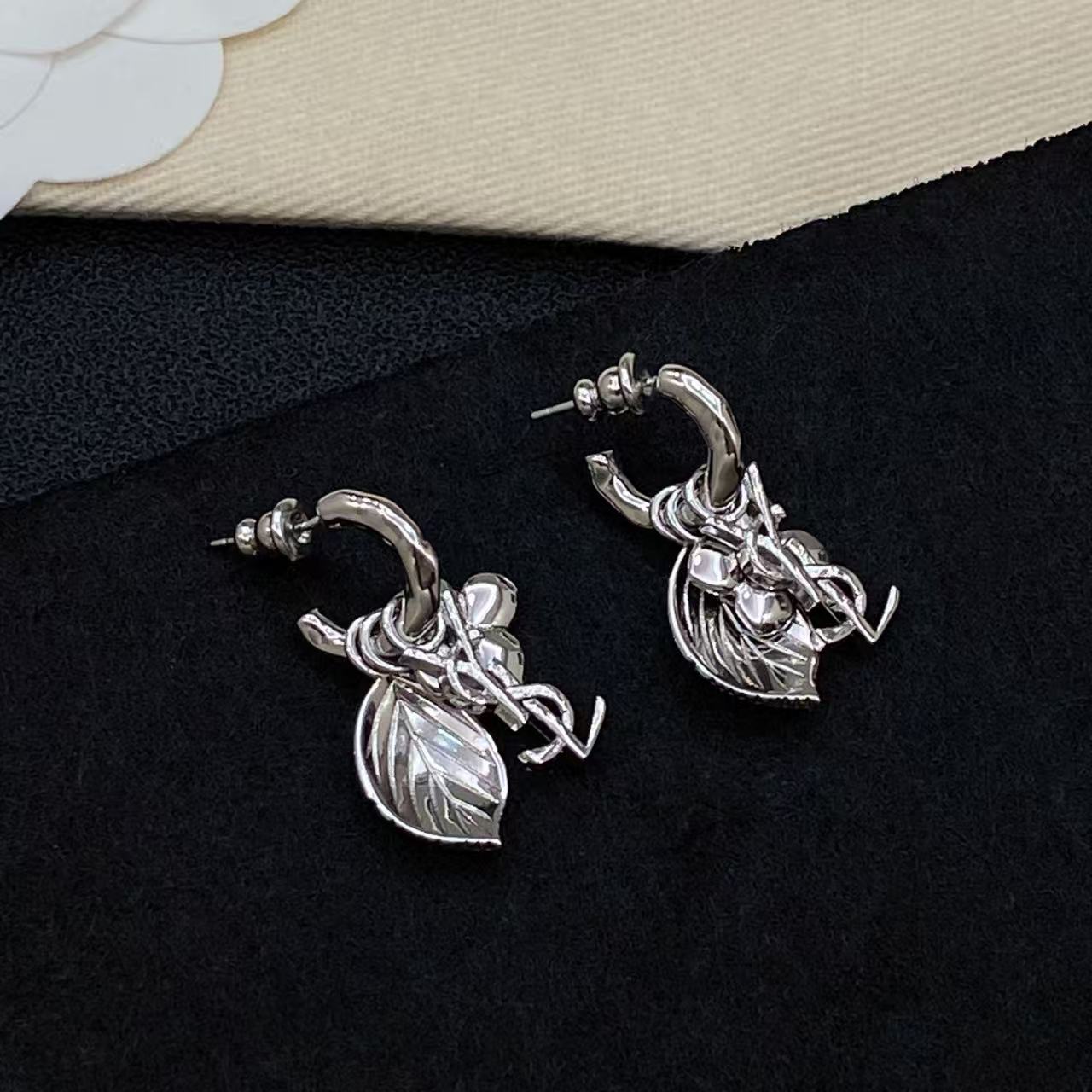 [Eternal jewelry]Double-Chain Disc Pendant Necklace