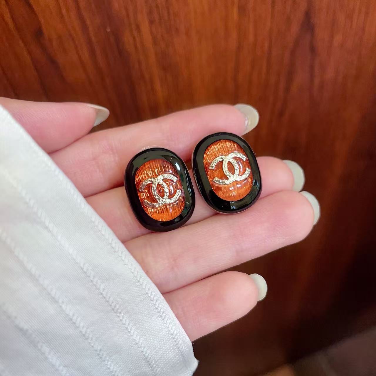 [Eternal jewelry]Amber & Glass Stud Earrings