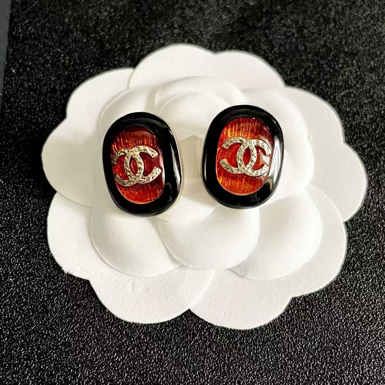 [Eternal jewelry]Amber & Glass Stud Earrings