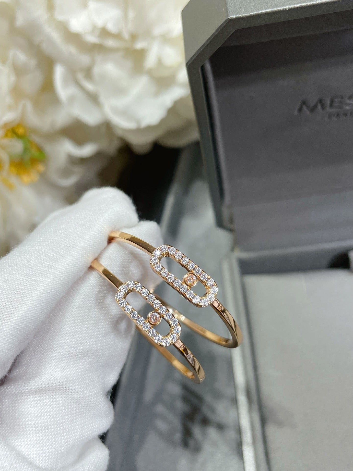 [Eternal Jewelry]Move Sliding‑Diamond Hoop Earrings