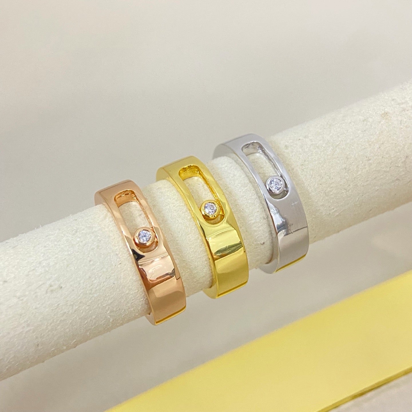 [Eternal Jewelry]Move Wide Band Single Moving Diamond Ring