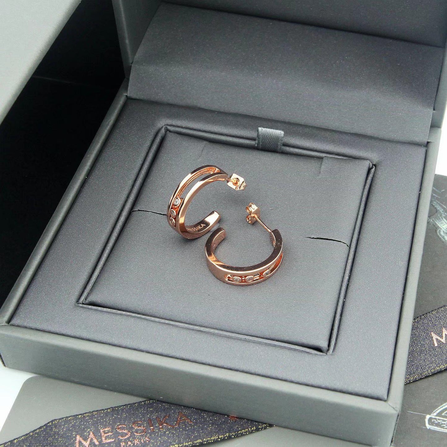 [Eternal Jewelry] Move Double Hoop Earrings, 3 Movable Stones