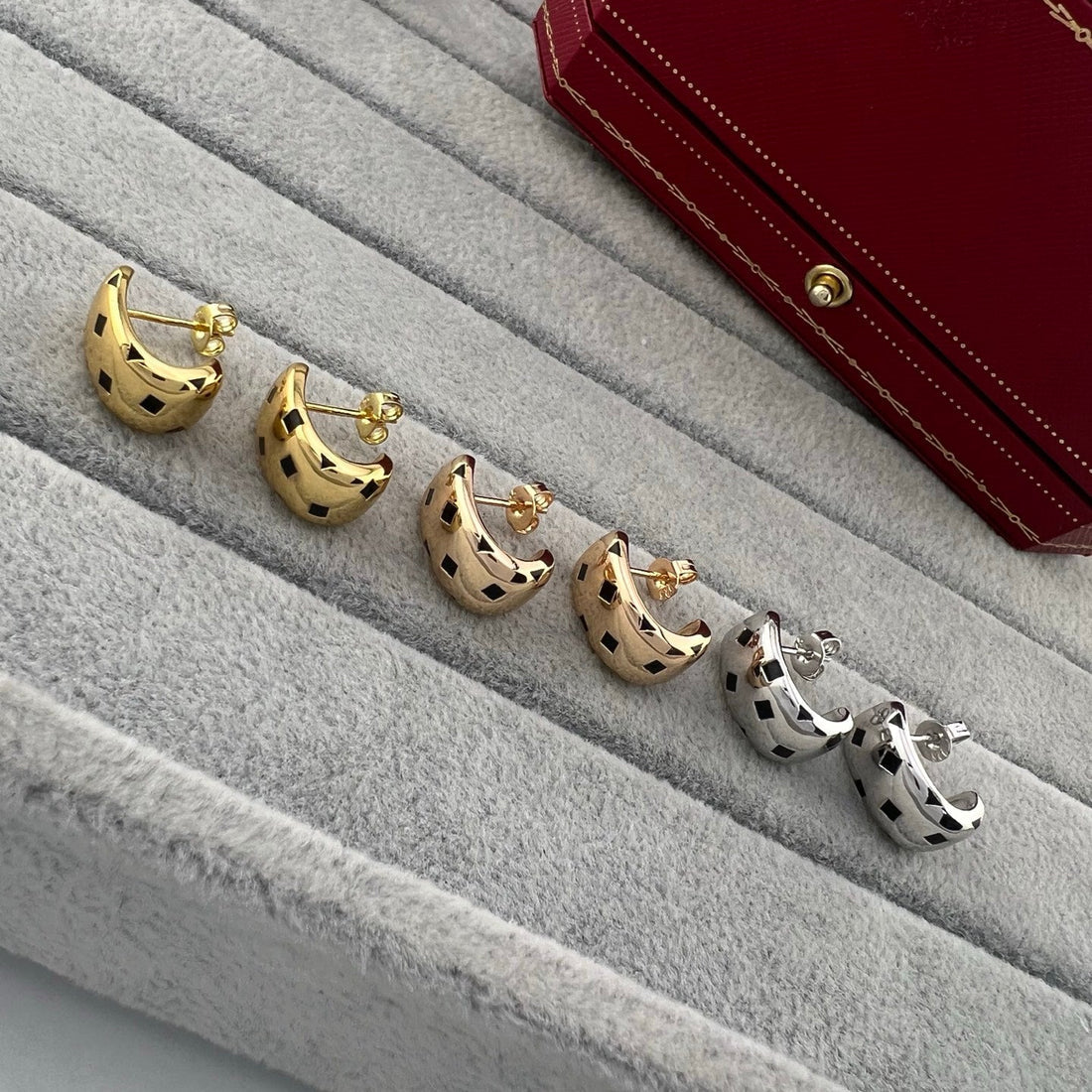 ¡®Eternal Jewelry¡¯ Dice Stud Earrings