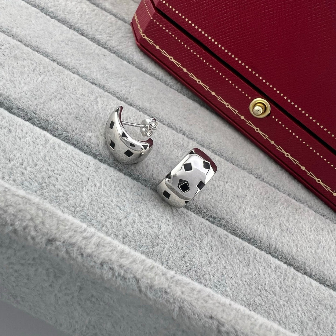 ¡®Eternal Jewelry¡¯ Dice Stud Earrings