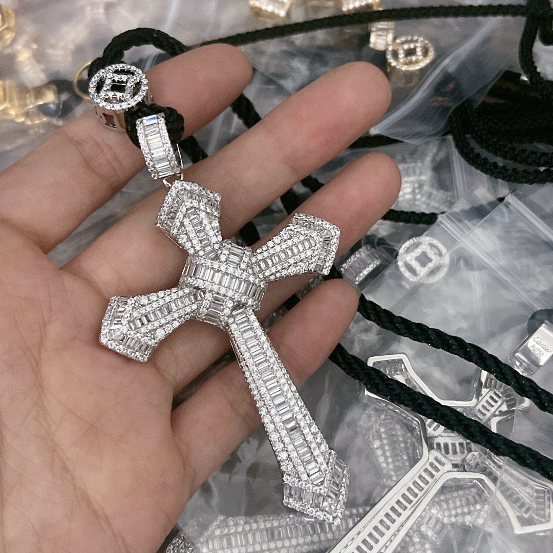 ¡®Eternal Jewelry¡¯Pave Cross Pendant Necklace