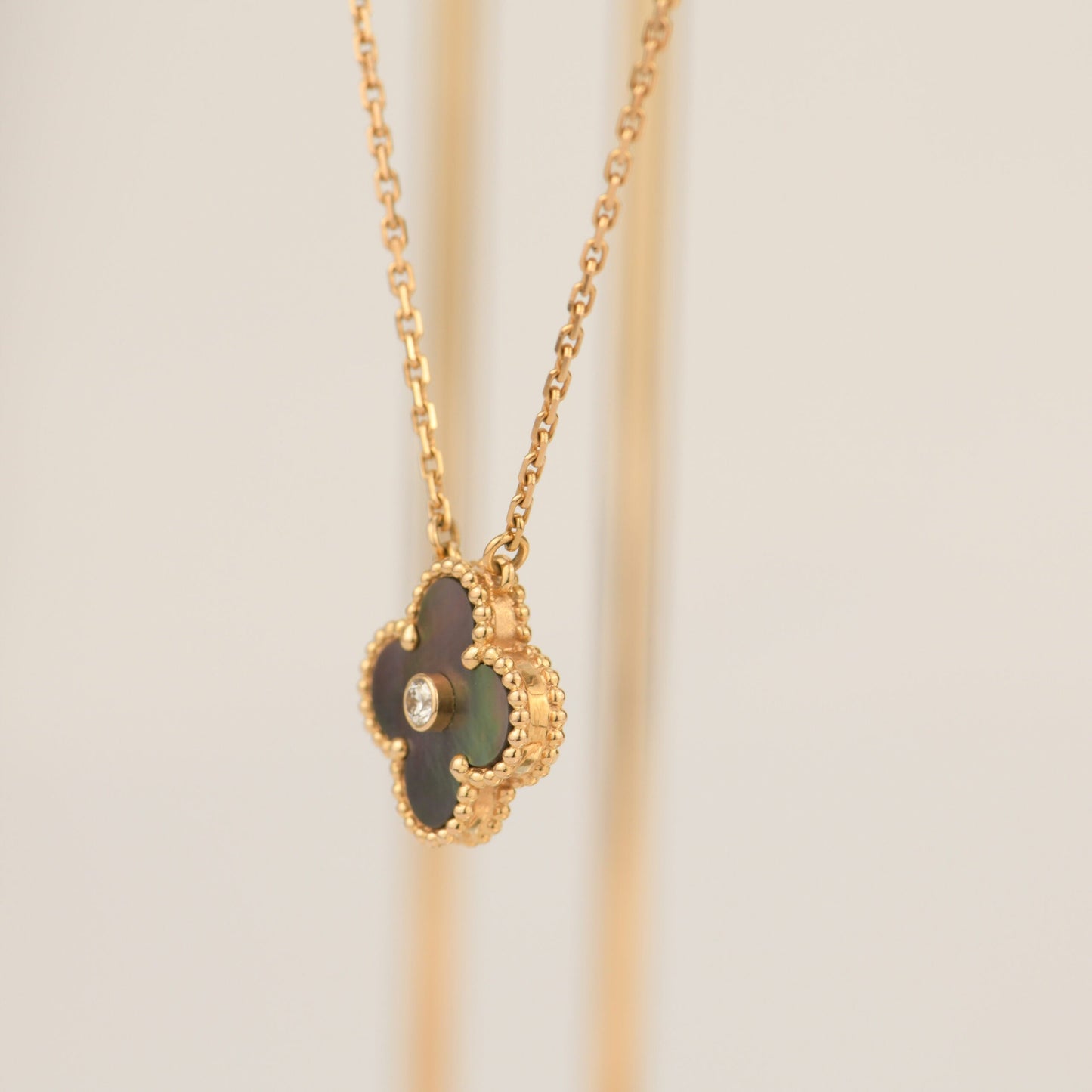 [Eternal Jewelry]CLOVER 15MM DIAMOND AND MOTHER-OF-GREY NECKLACE