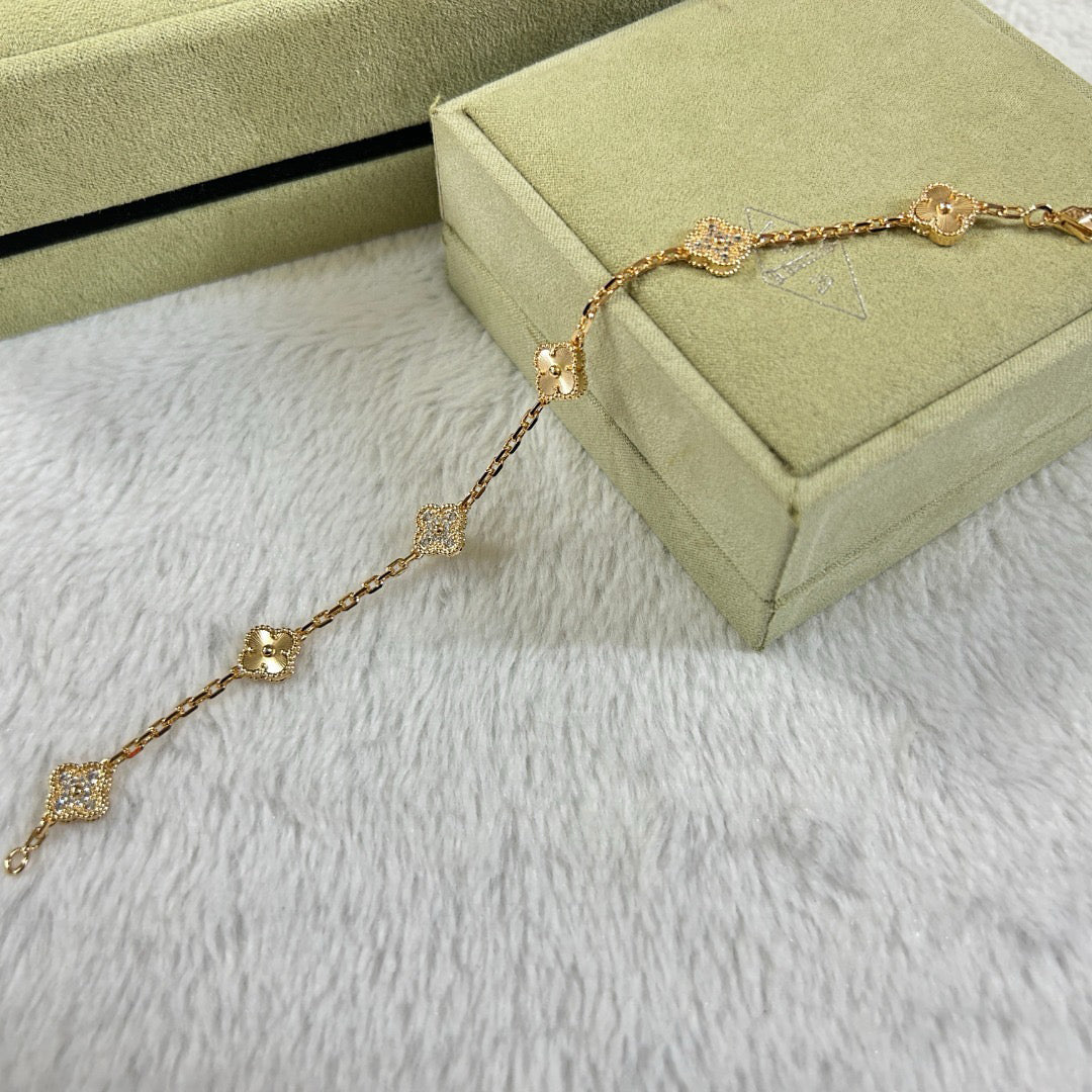 [Eternal Jewelry]CLOVER 6 MOTIF DIAMOND LASER BRACELET