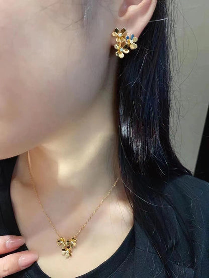[Eternal Jewelry]Clover huggie earrings