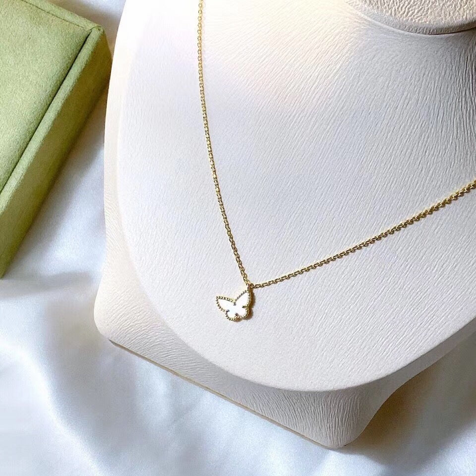 [Eternal Jewelry]Mini Trumpet Butterfly Necklace