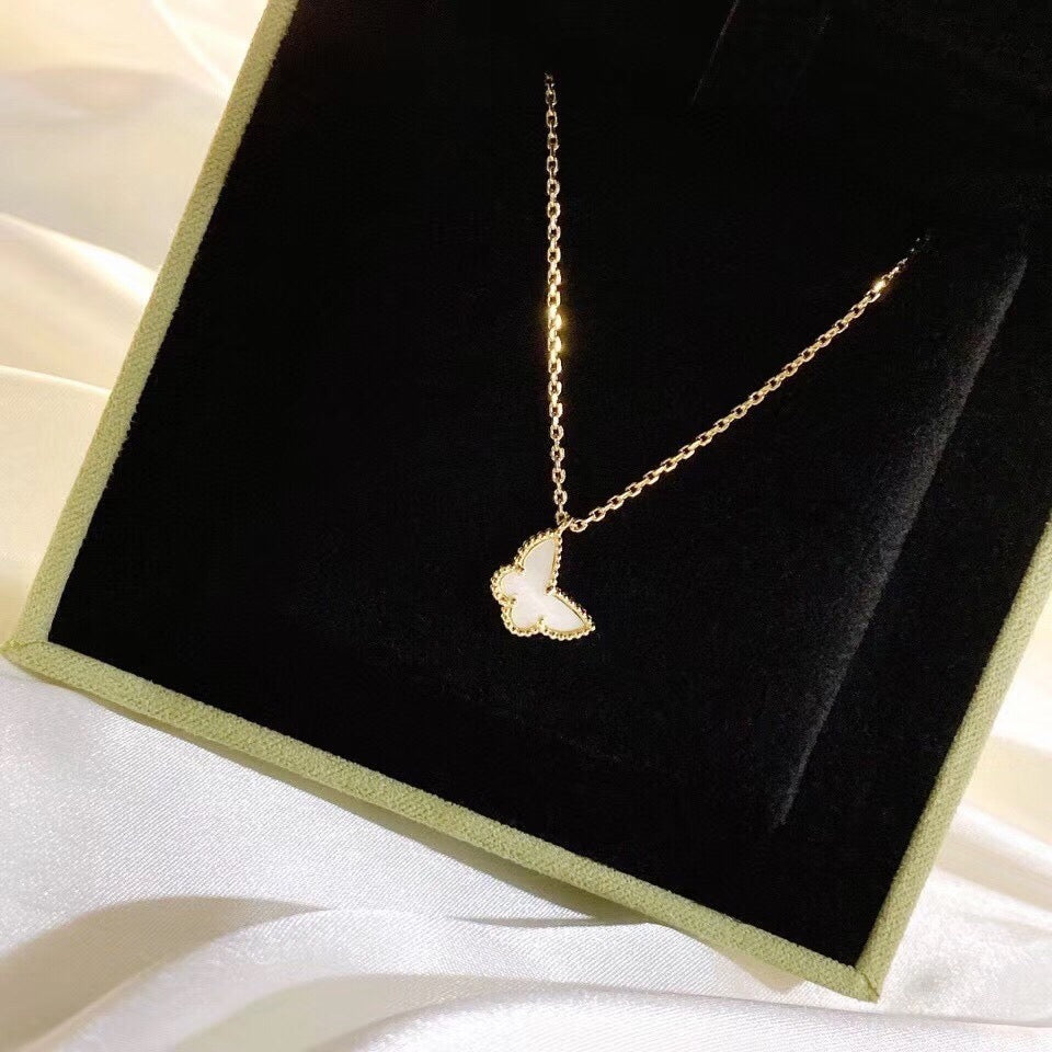 [Eternal Jewelry]Mini Trumpet Butterfly Necklace
