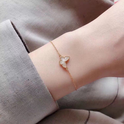 [Eternal Jewelry]Mini Trumpet Butterfly Necklace