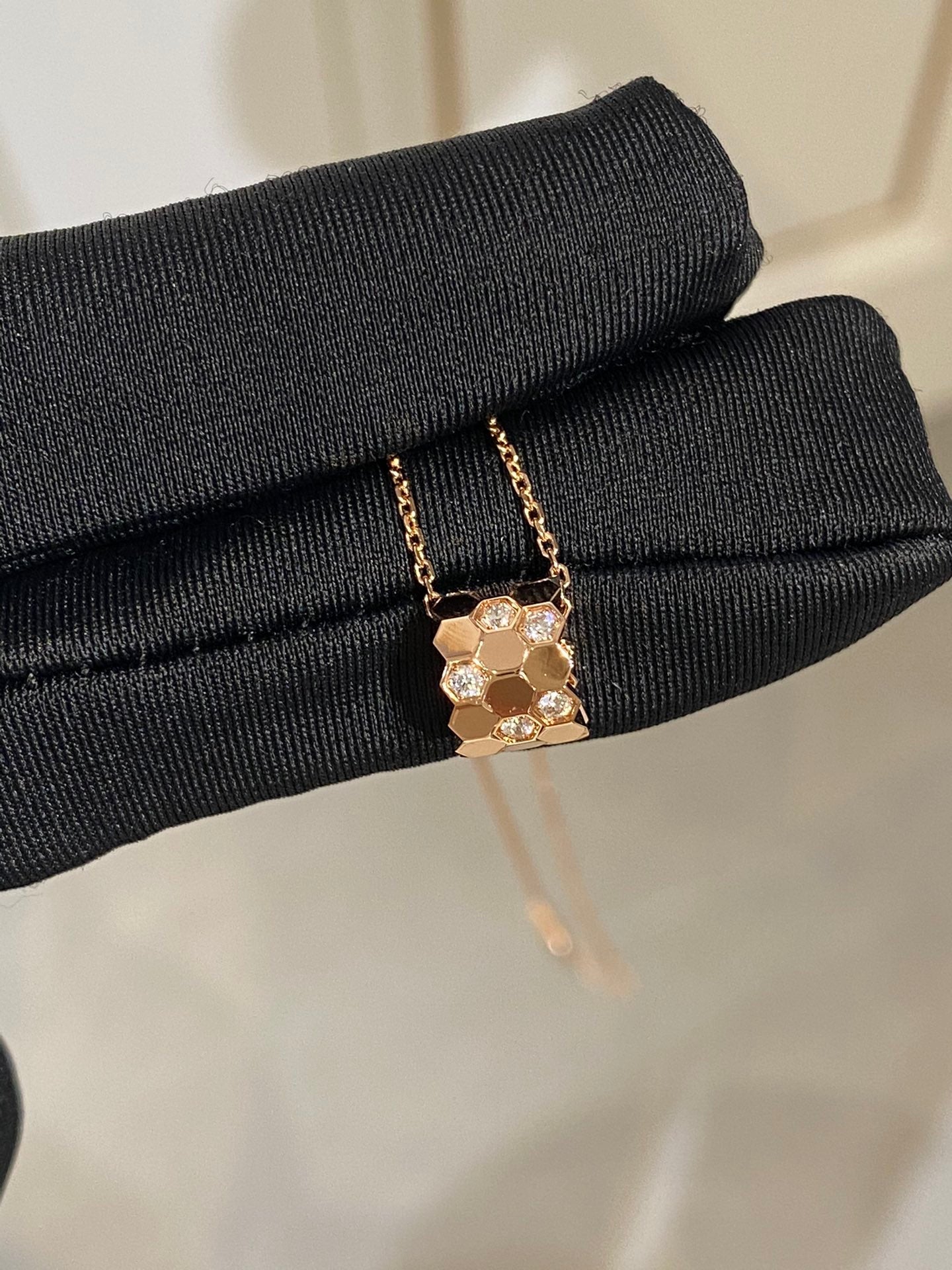 [Eternal Jewelry]BEE LOVE DIAMOND NECKLACE