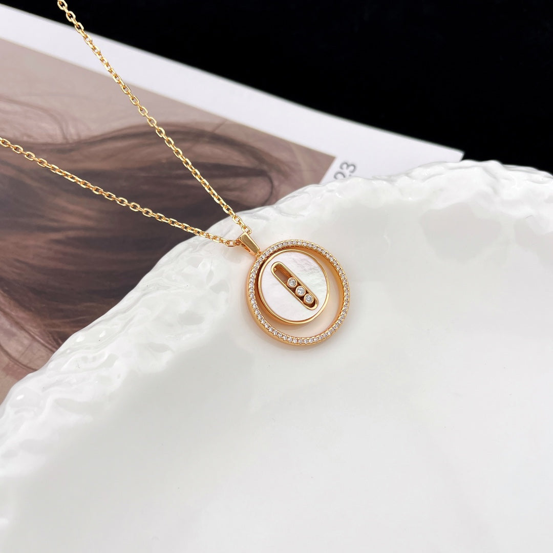 [Eternal jewelry]LUCKY MOVE MM NACRE BLANCHE DIAMOND NECKLACE
