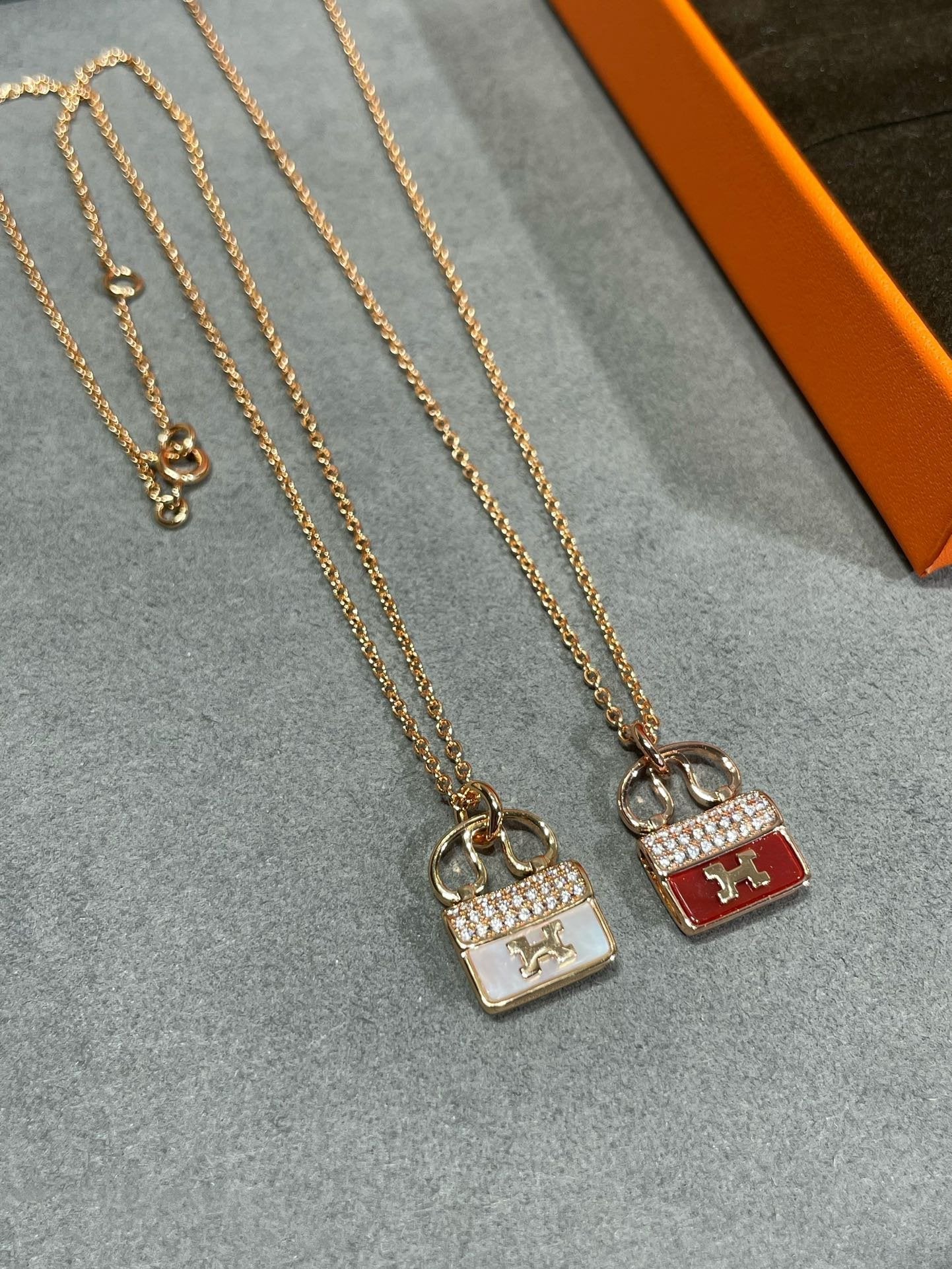 [Eternal Jewelry]H CIRCE MOISSANITE PENDANT NECKLACE GOLD