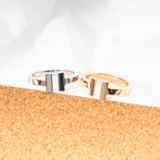 [Eternal jewelry]T ring, available in silver and rose gold.