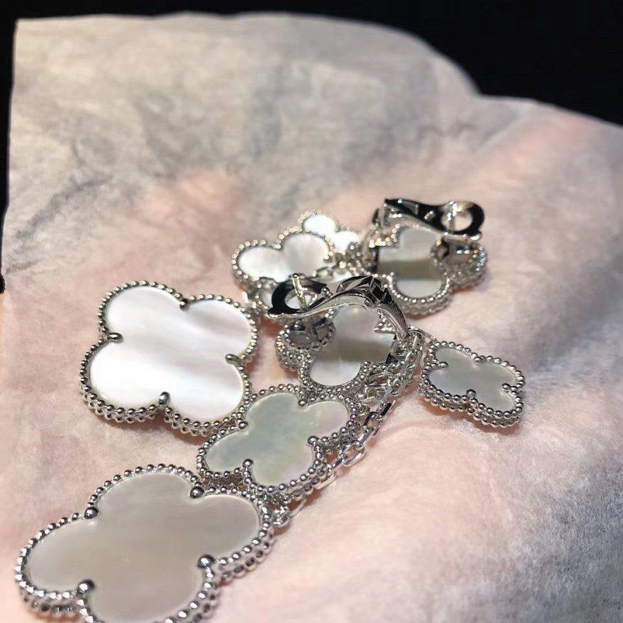 [Eternal Jewelry]CLOVER EARRINGS WHITE MOP 4 MOTIFS SILVER