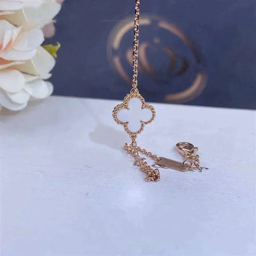 [Eternal Jewelry]CLOVER WHITE MOP SINGLE FLOWER BRACELET